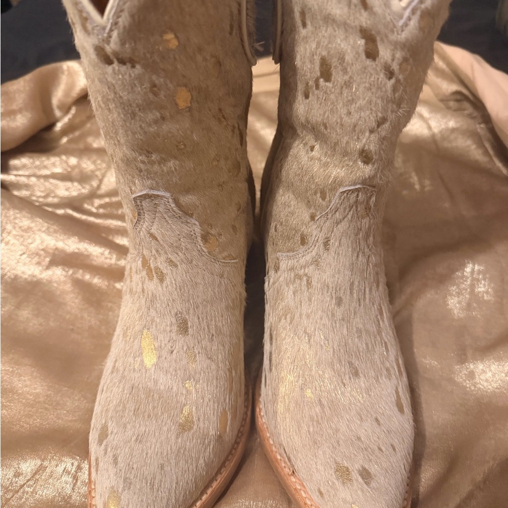 Ariat White & Gold Western Ankle Boots - Picture 5 of 8
